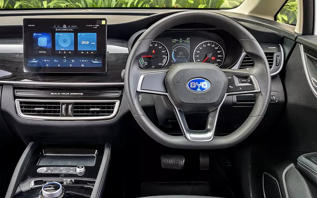 BYD All-New e6 interior steering wheel