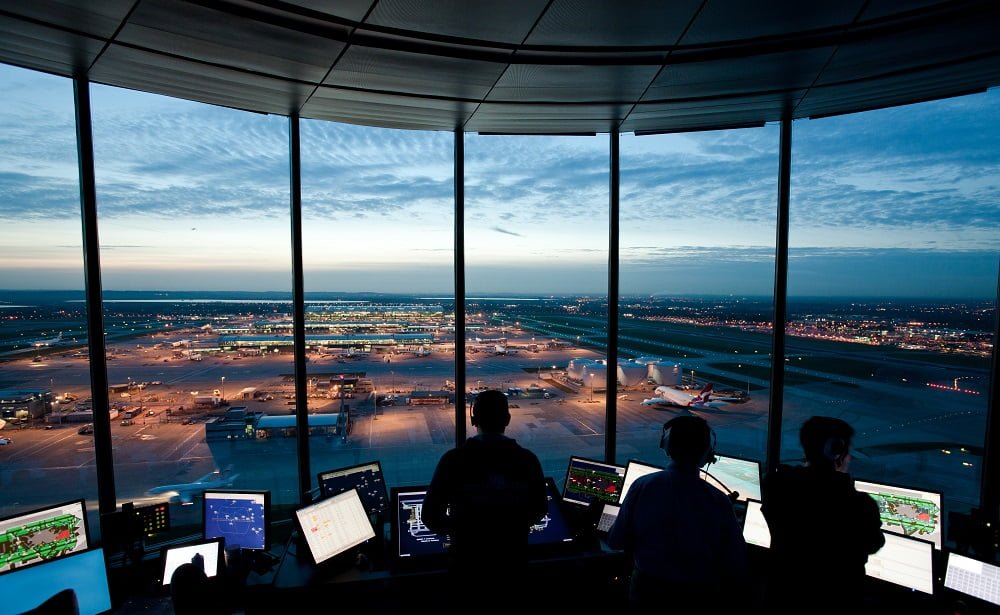 Air Traffic Controllers: Heroes of the Sky Air Traffic Controllers
