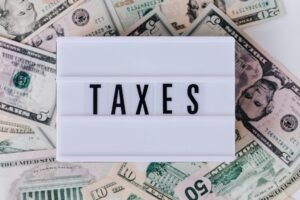 taxes // credit: pexels.com