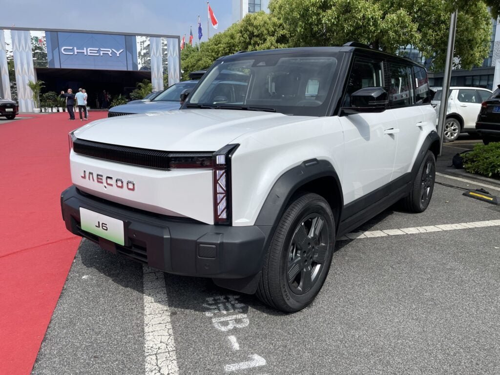 JAECOO J6 outside Chery Showroom